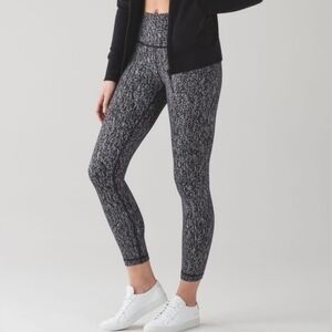 Lululemon size 6 high times pants jacquard black and white